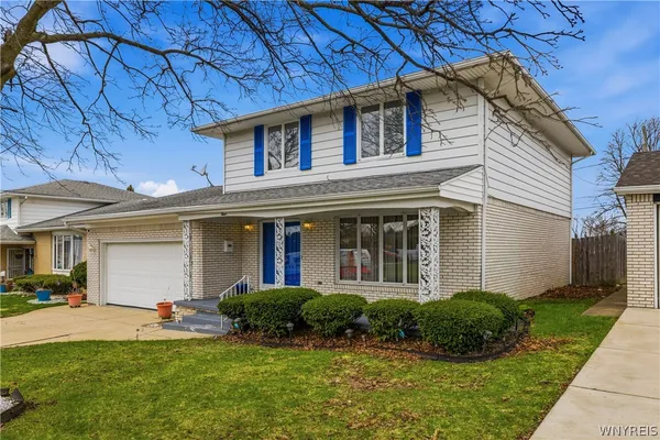 $2,600 | 4 Villa Moraine Drive, Cheektowaga, NY 14225