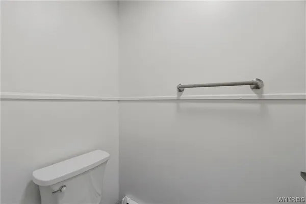 $2,600 | 4 Villa Moraine Drive, Cheektowaga, NY 14225