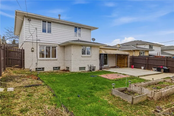 $2,600 | 4 Villa Moraine Drive, Cheektowaga, NY 14225