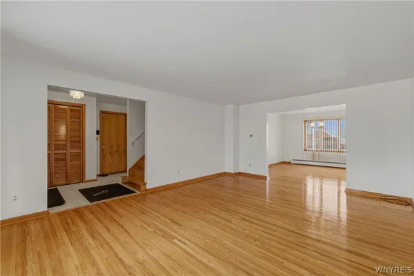 $2,600 | 4 Villa Moraine Drive, Cheektowaga, NY 14225