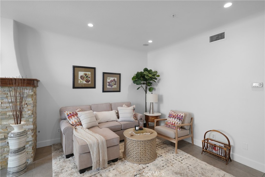 308 5th Street Huntington Beach, CA 92648 - Photo 14 of 45