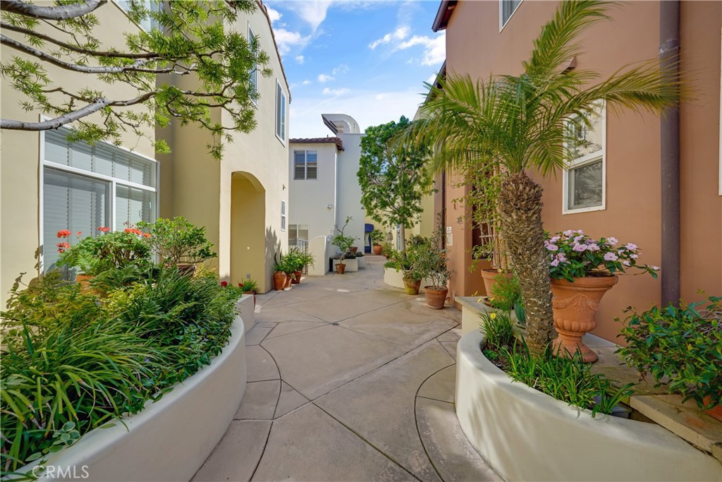 308 5th Street Huntington Beach, CA 92648 - Photo 5 of 45