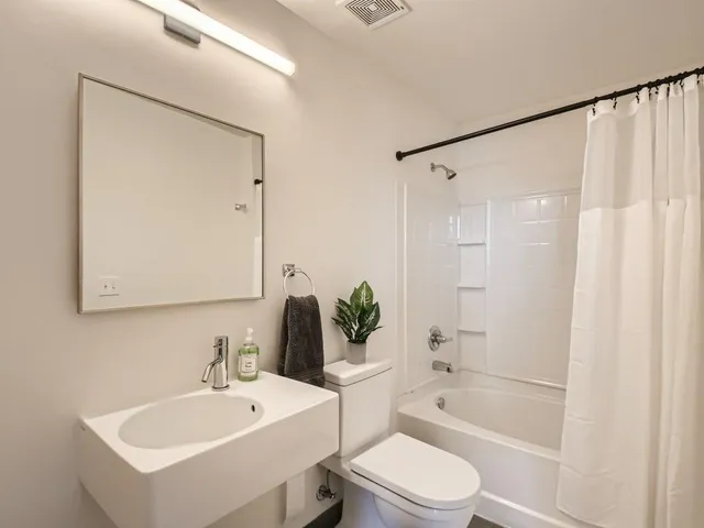 $4,600 | 700 North Washington Avenue, Unit 410, Minneapolis, MN 55401