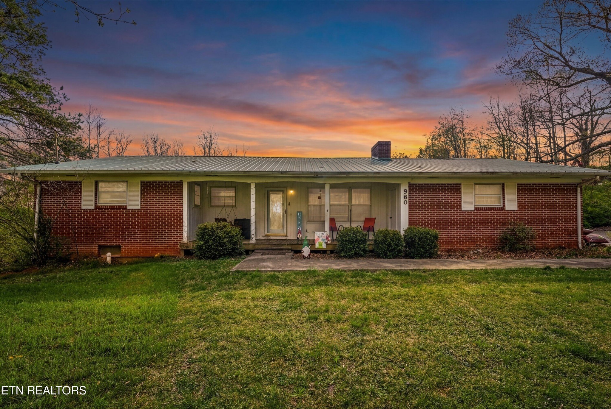960 Talbott-Kansas Road Talbott, TN 37877 - Photo 2 of 43 a front view of house with yard and green space