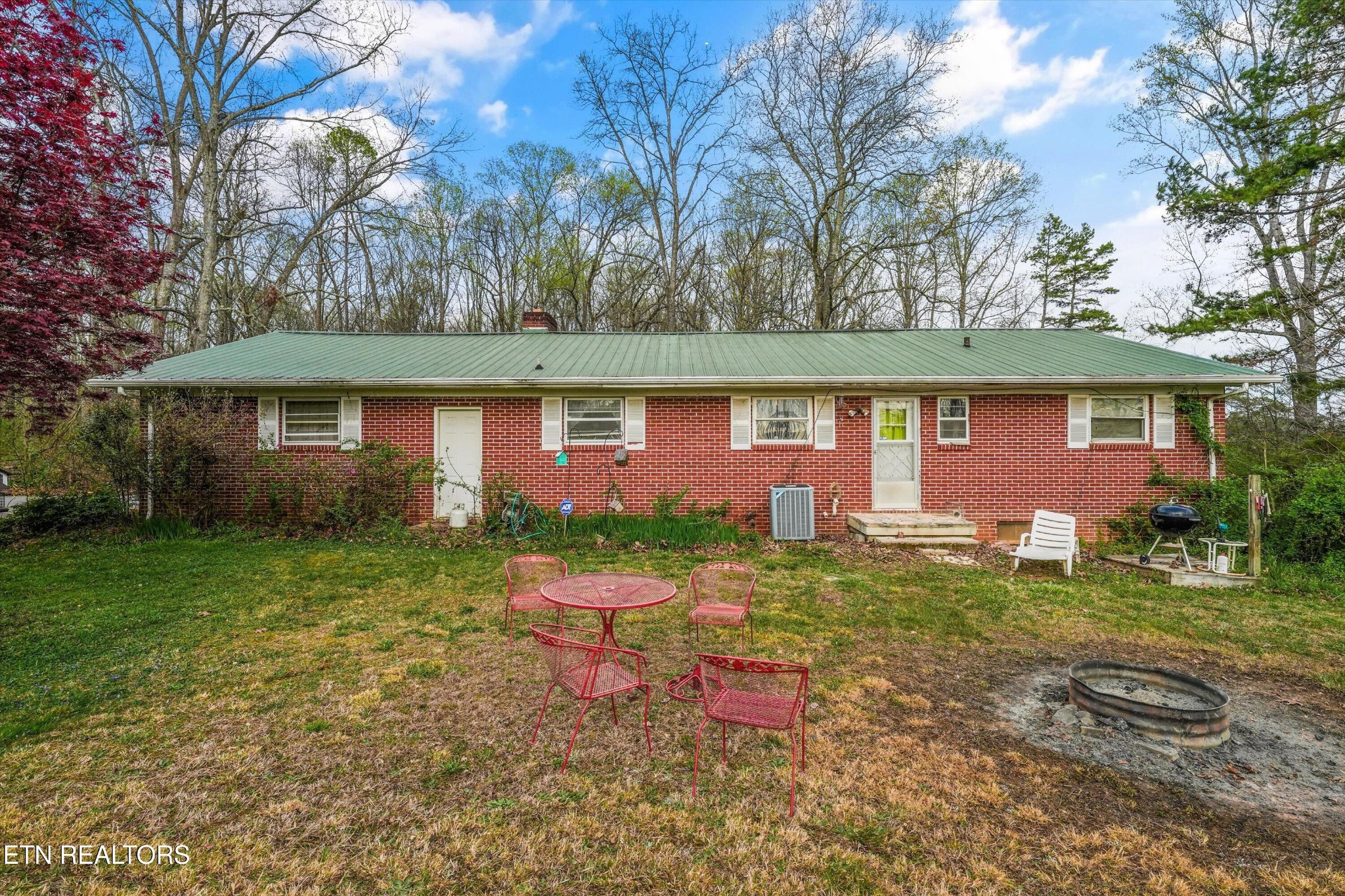 960 Talbott-Kansas Road Talbott, TN 37877 - Photo 33 of 43 a view of a house with a yard