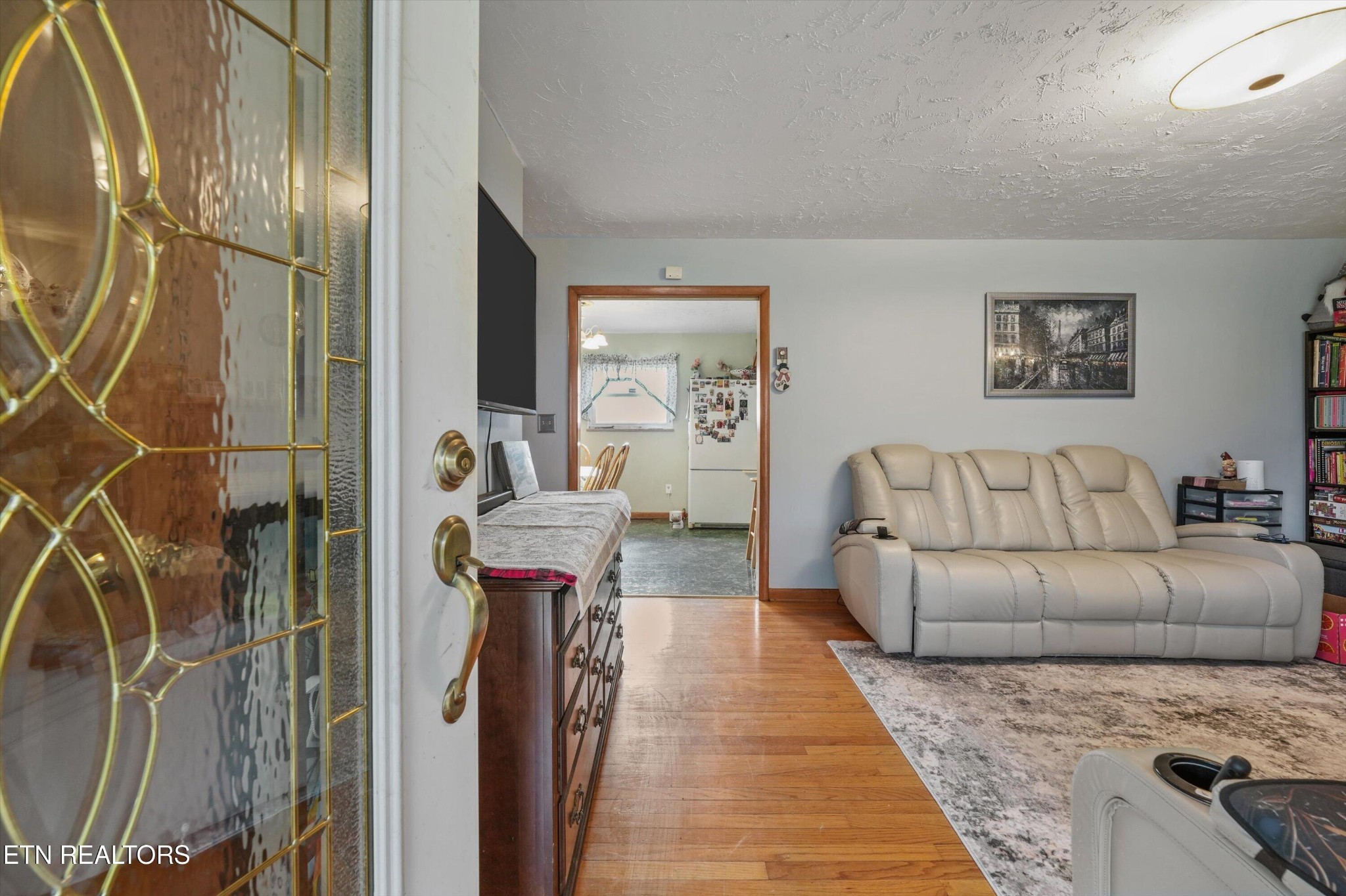 960 Talbott-Kansas Road Talbott, TN 37877 - Photo 5 of 43 a living room with furniture and a rug
