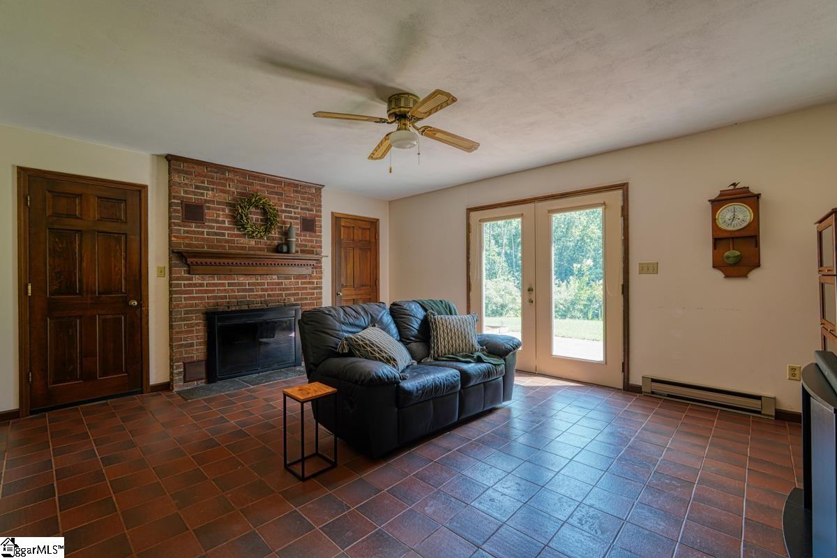 425 State Rd S-42-7023 Campobello, SC 29322 - Photo 13 of 32 Gallery Image 13