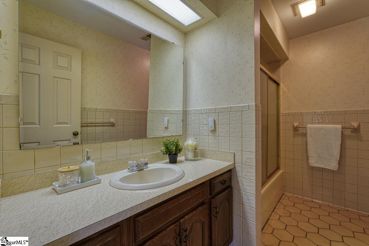 425 State Rd S-42-7023 Campobello, SC 29322 - Photo 21 of 32 Gallery Image 21