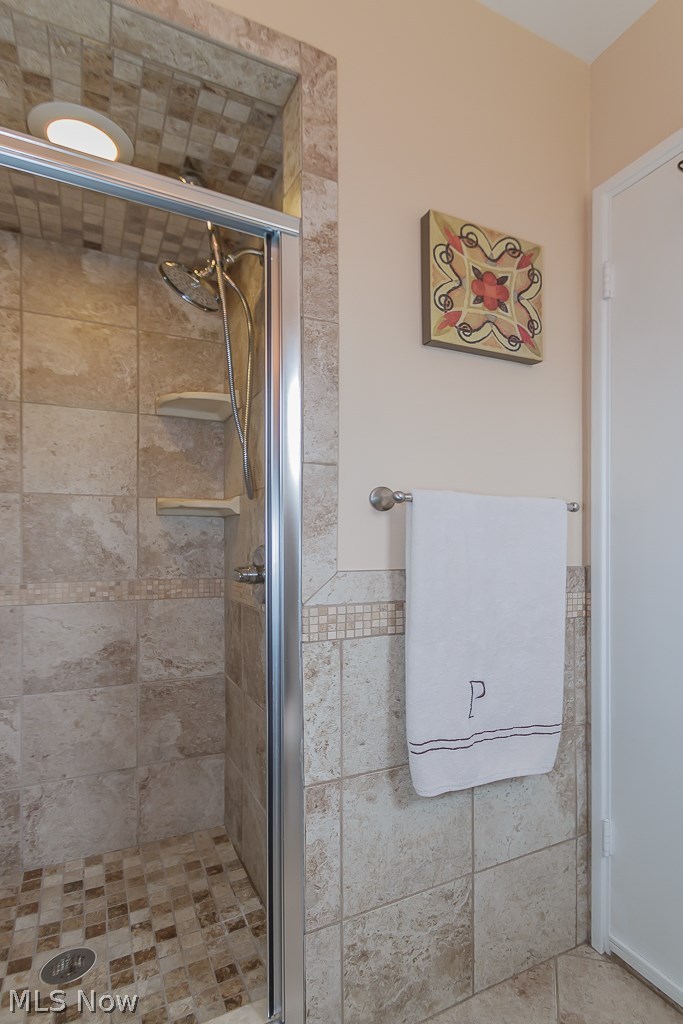 5492 Roy Road Cleveland, OH 44143 - Photo 16 of 22