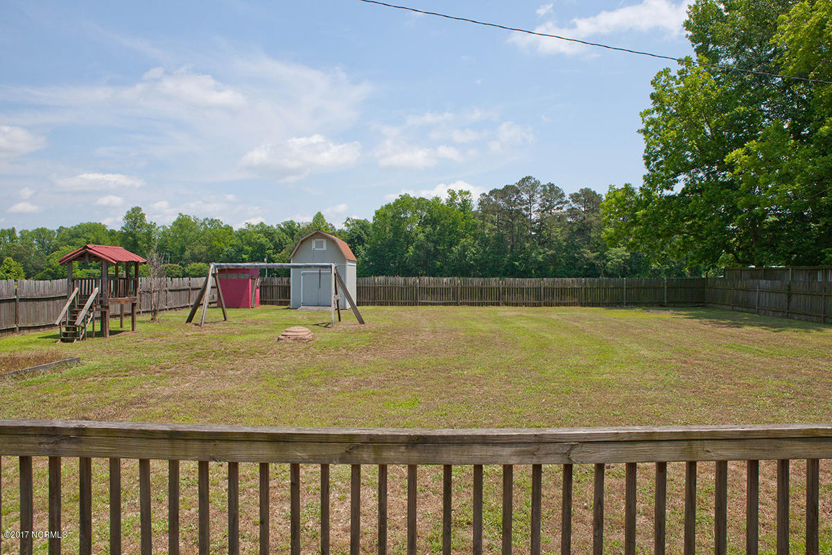 237 Coston Road Richlands, NC 28574 - Photo 4 of 20 237 Coston back yard