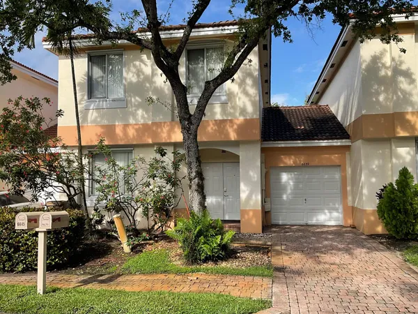 $3,400 | 6639 Hidden Cove Drive, Unit 47, Davie, FL 33314