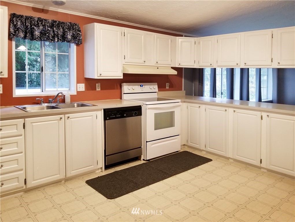 2411 Southwest Ritchie Drive Port Orchard, WA 98367 - Photo 15 of 25 Gallery Image 15
