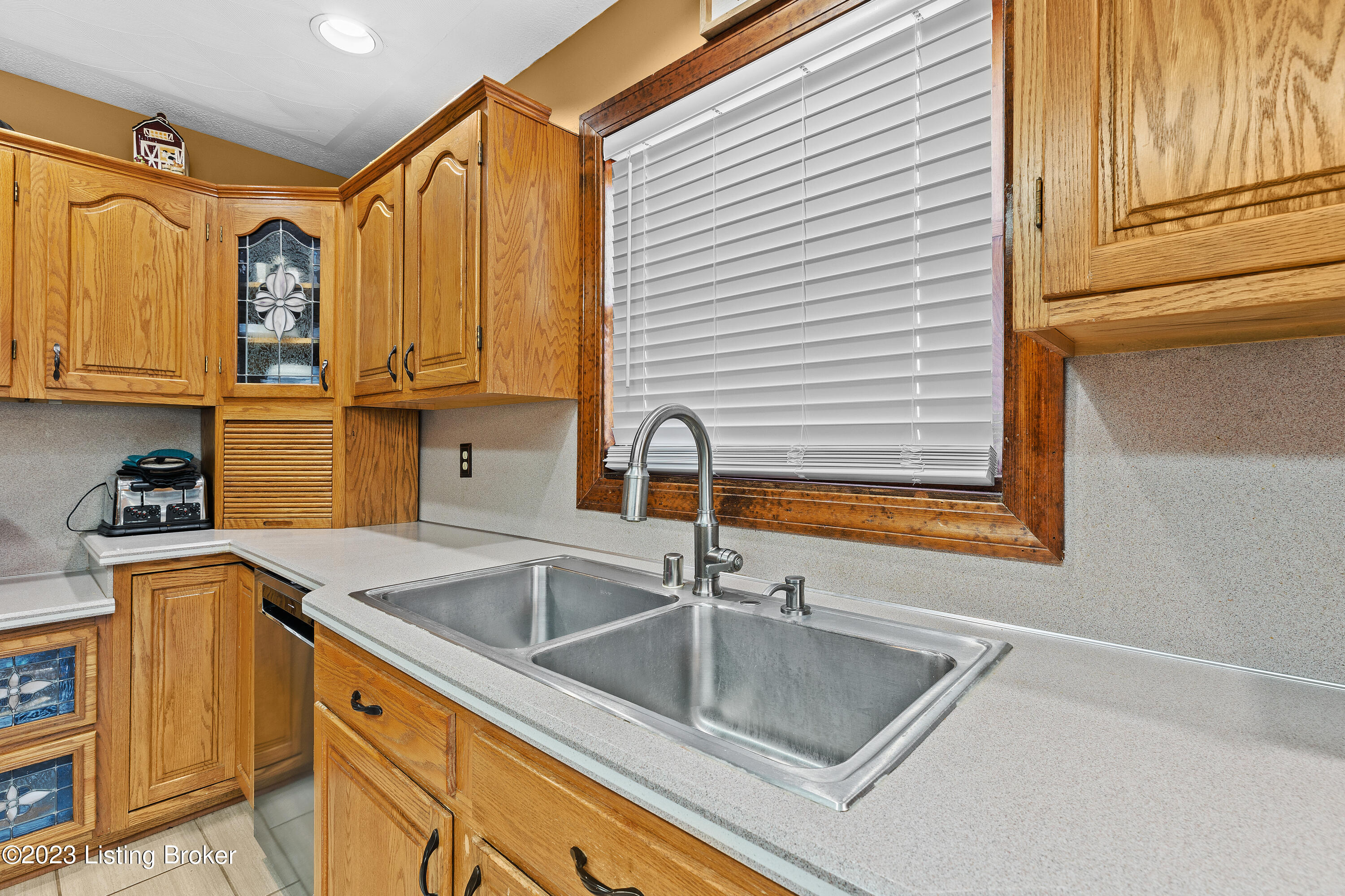 674 West Laurel River Road Shepherdsville, KY 40165 - Photo 12 of 45 674 W Laurel River Rd-13
