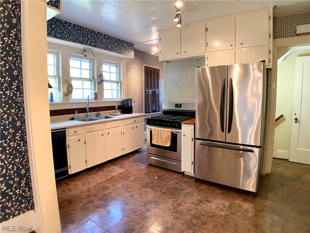361 Merriman Road Akron, OH 44303 - Photo 7 of 35 Gallery Image 7