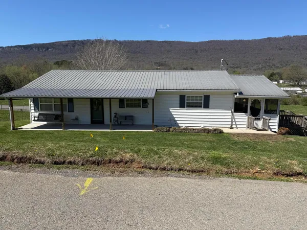 $240,000 | 945 North Maple, Whitwell, TN 37397