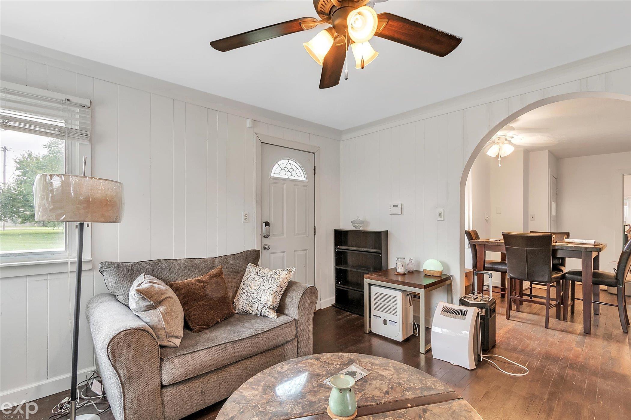 4804 Hess Road Saginaw, MI 48601 - Photo 8 of 31 50092047-7.JPG