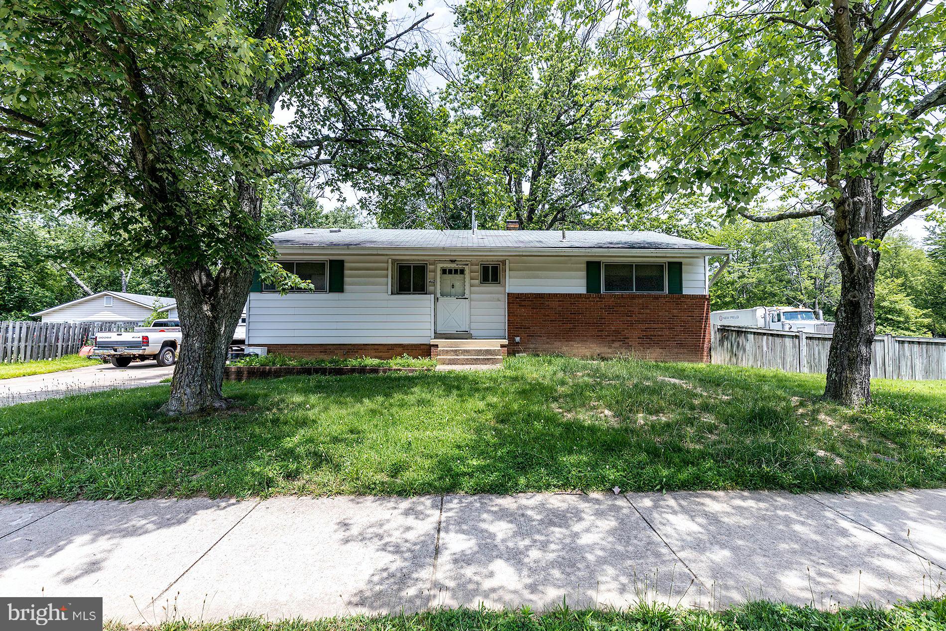 410 Branch Road Southeast Vienna, VA 22180 - Photo 2 of 10