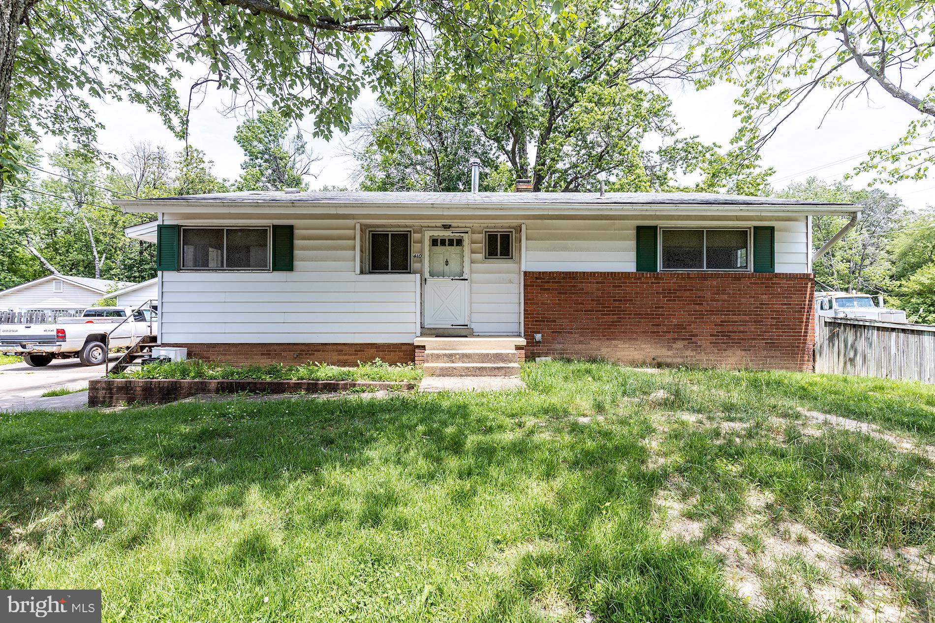 410 Branch Road Southeast Vienna, VA 22180 - Photo 4 of 10