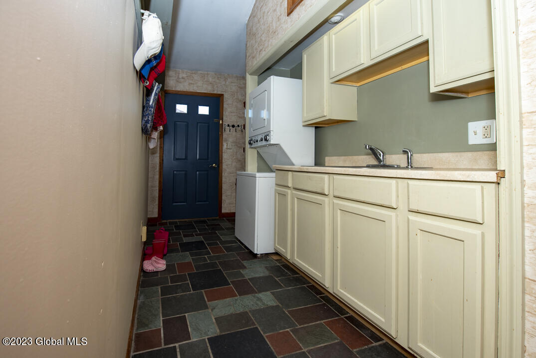 54 Hillcrest Road Latham, NY 12110 - Photo 13 of 23 _REN2168-2