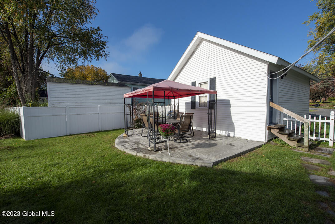 54 Hillcrest Road Latham, NY 12110 - Photo 18 of 23 _REN2208-2