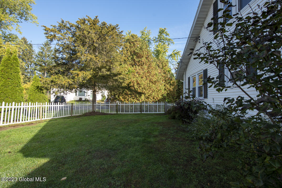 54 Hillcrest Road Latham, NY 12110 - Photo 19 of 23 _REN2212-2