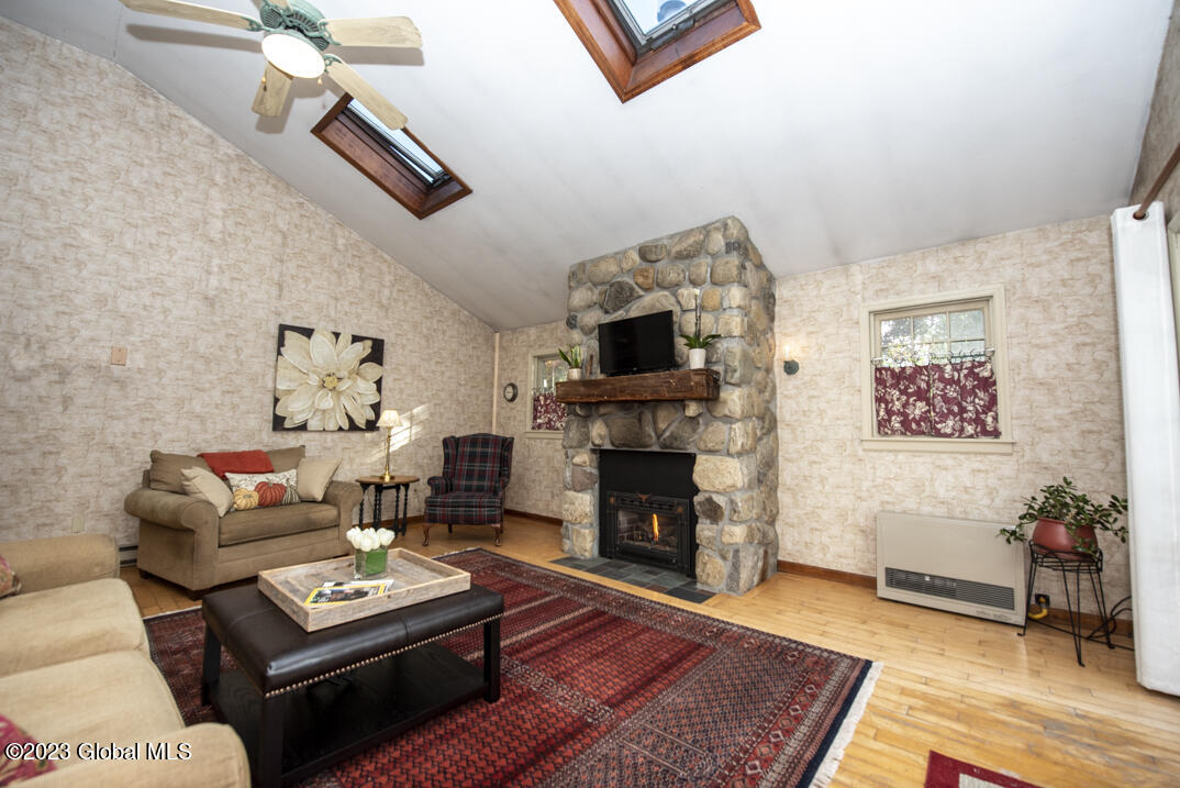 54 Hillcrest Road Latham, NY 12110 - Photo 10 of 23 _REN2149-2
