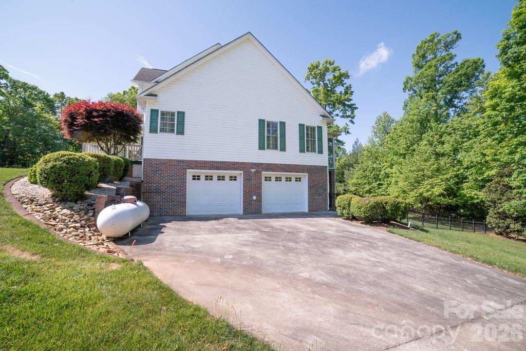 1857 Little John Road Morganton, NC 28655 - Photo 7 of 39