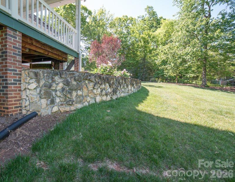 1857 Little John Road Morganton, NC 28655 - Photo 8 of 39