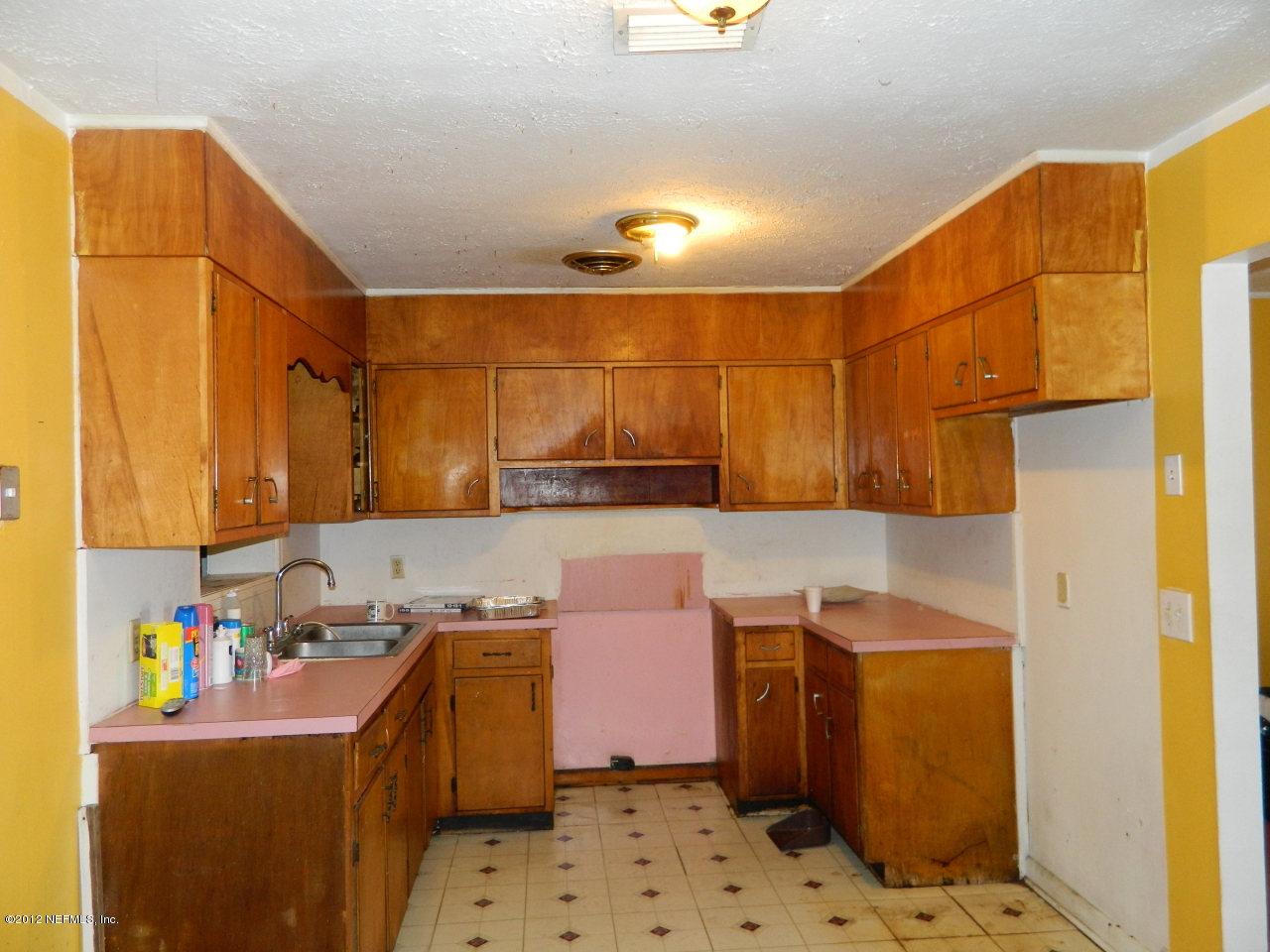 6835 Van Gundy Road Jacksonville, FL 32208 - Photo 5 of 12 Kitchen