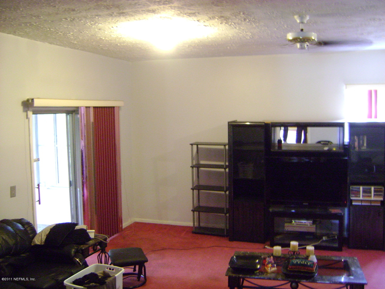 6835 Van Gundy Road Jacksonville, FL 32208 - Photo 6 of 12 FAMILY ROOM