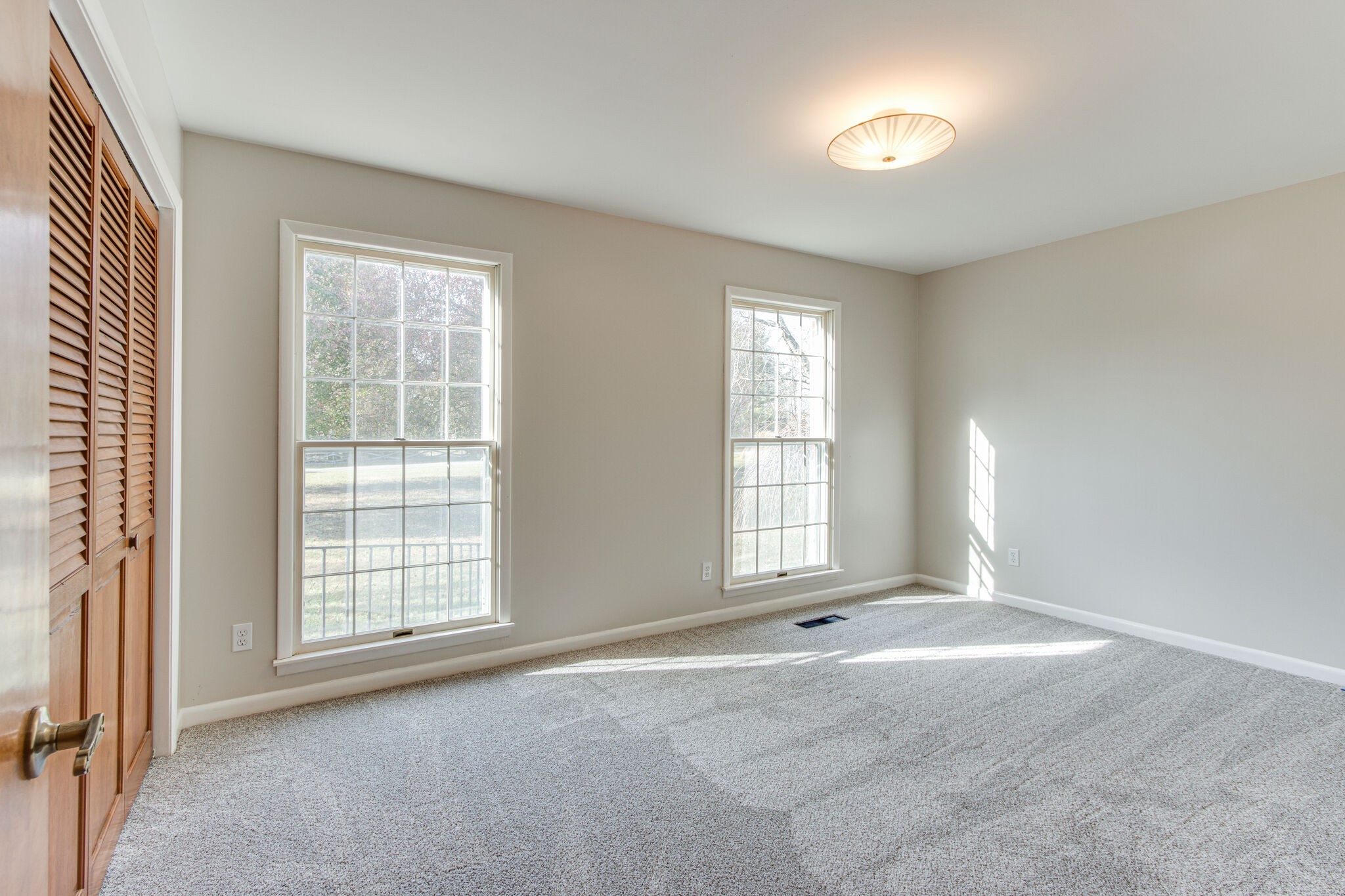 3083 Hickerson Road Manchester, TN 37355 - Photo 21 of 34 an empty room with windows