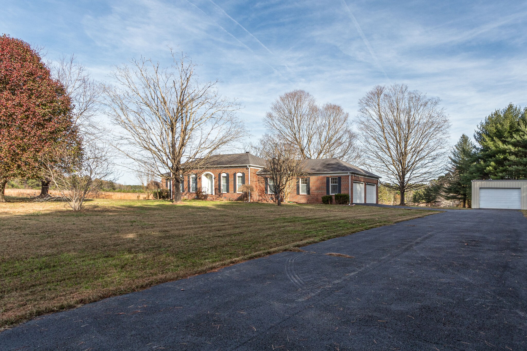 3083 Hickerson Road Manchester, TN 37355 - Photo 4 of 34 a view of a house with a yard