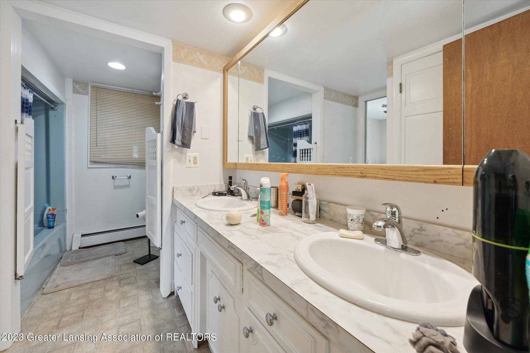 309-311 Renker Road Lansing, MI 48917 - Photo 22 of 42 25-309-311-Renker-Rd-Lansing-MI-48917-Wi