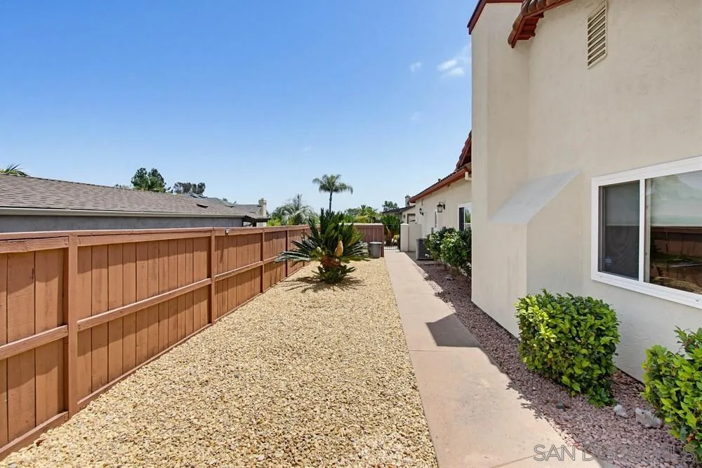 2071 Winamar Place Escondido, CA 92029 - Photo 34 of 43