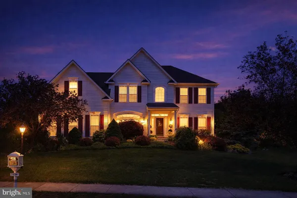 $699,900 | 1034 Runaway Drive, Pennsburg, PA 18073