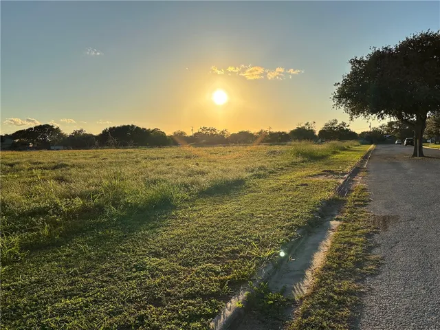 $99,995 | 302 West Fannin Street, Refugio, TX 78377