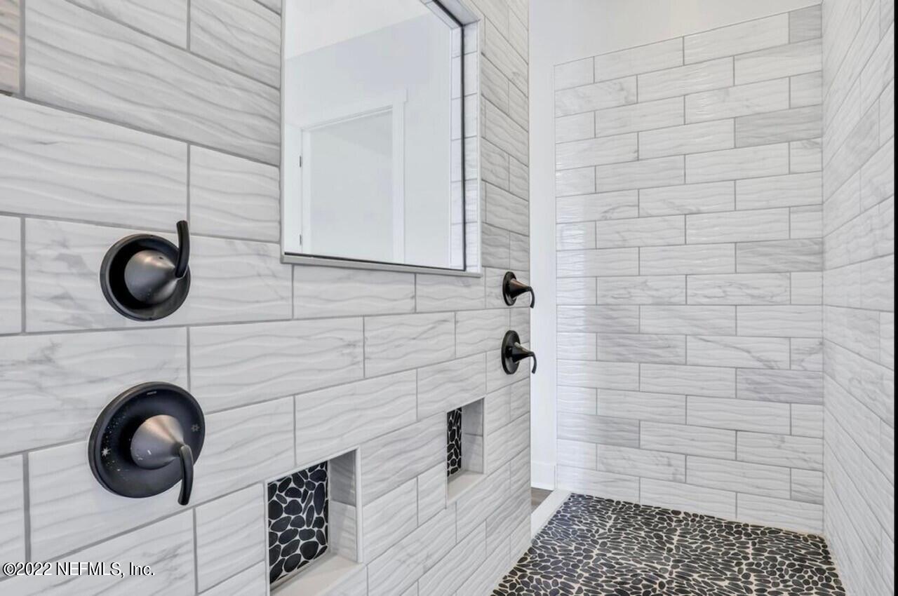 1400 Lee Road St. Johns, FL 32259 - Photo 16 of 34 Shower
