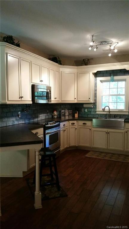 2852 Baird Road, Unit 9 Clover, SC 29710 - Photo 3 of 19 Gallery Image 3