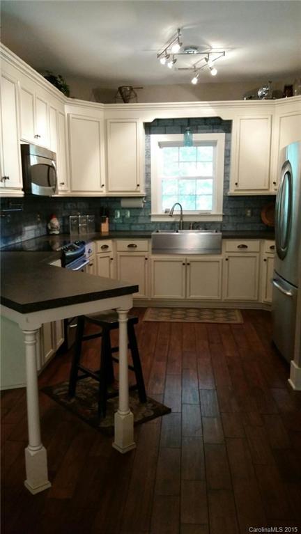 2852 Baird Road, Unit 9 Clover, SC 29710 - Photo 4 of 19 Gallery Image 4