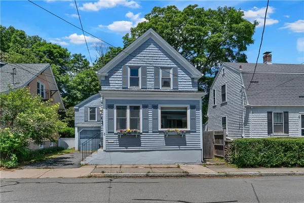 $925,000 | 3 Sycamore Street, Newport, RI 02840