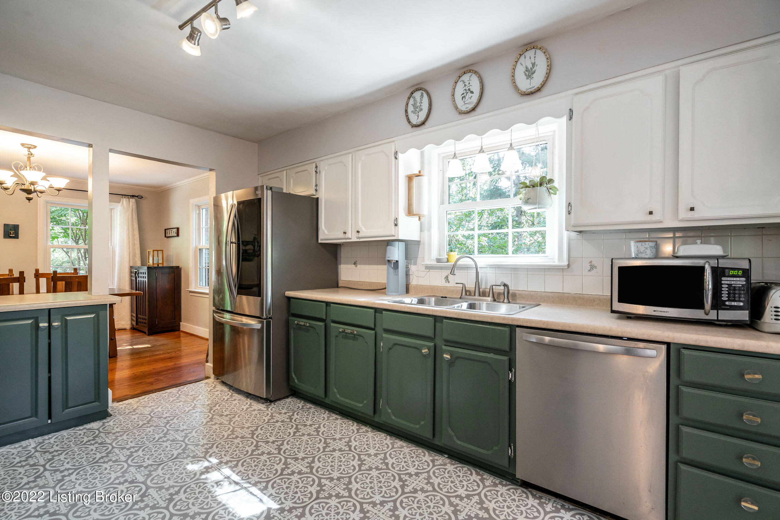 1815 Gresham Road Louisville, KY 40205 - Photo 18 of 58 1815 Gresham Rd-028
