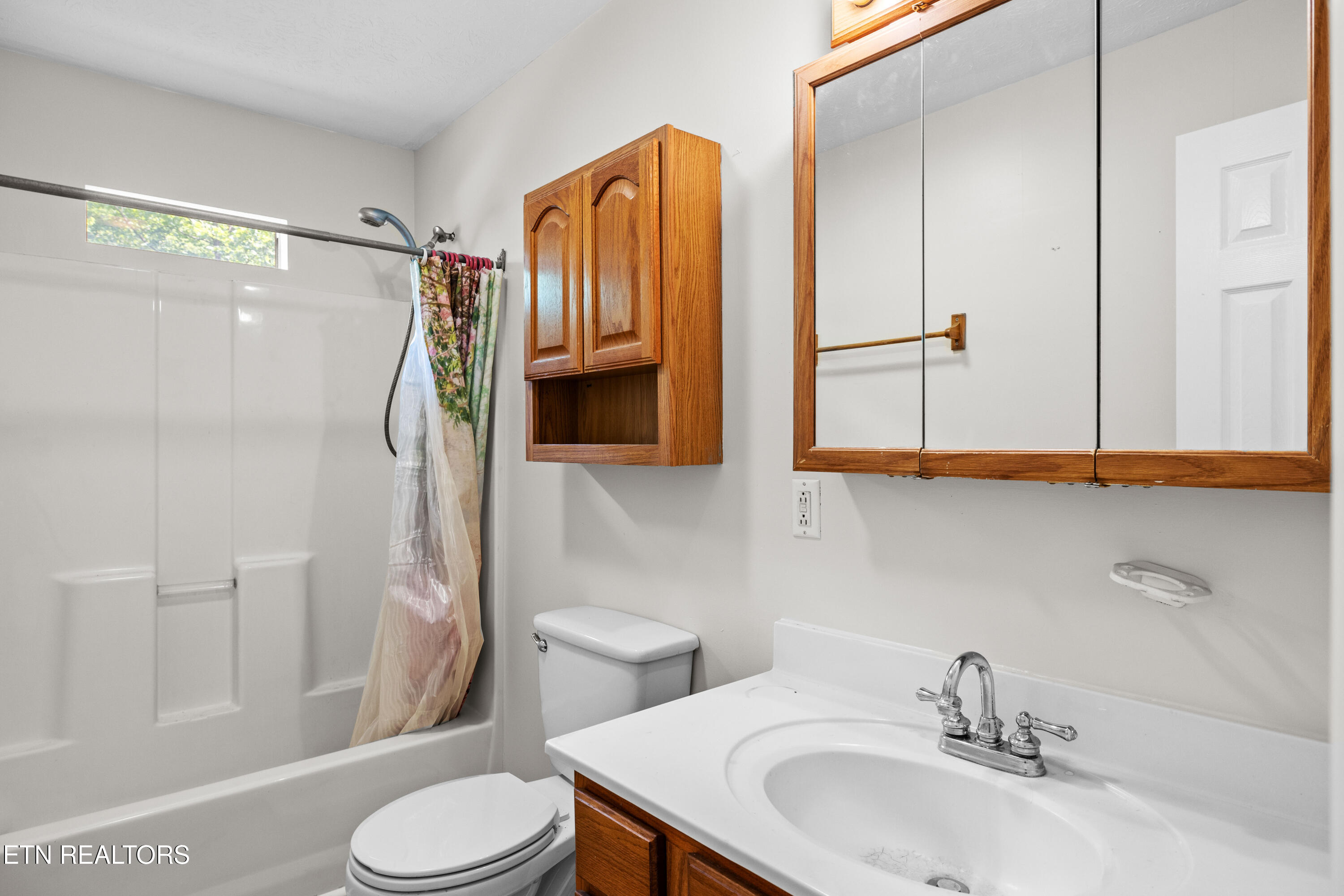 2320 Midway Road Kodak, TN 37764 - Photo 11 of 24 2320Midwayrd-10