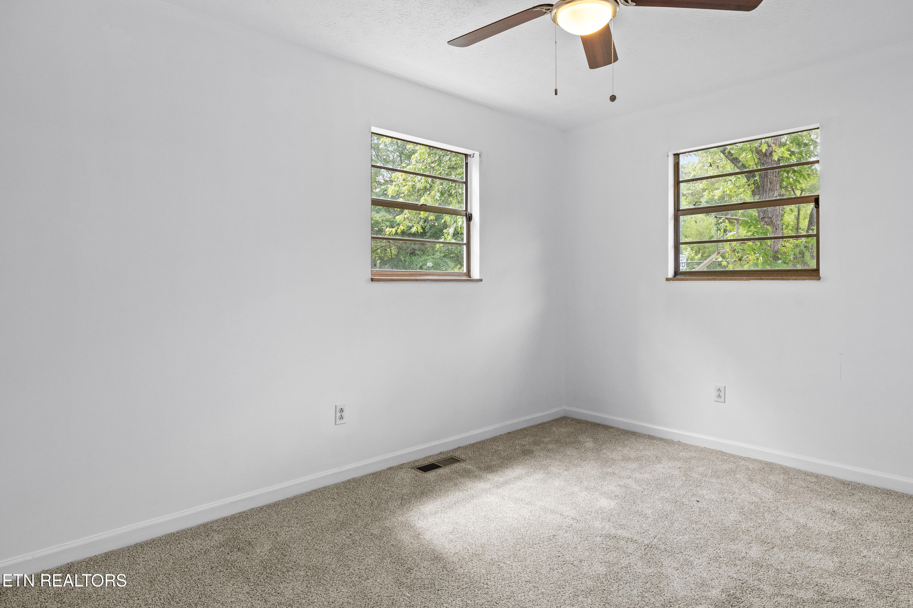 2320 Midway Road Kodak, TN 37764 - Photo 13 of 24 2320Midwayrd-12