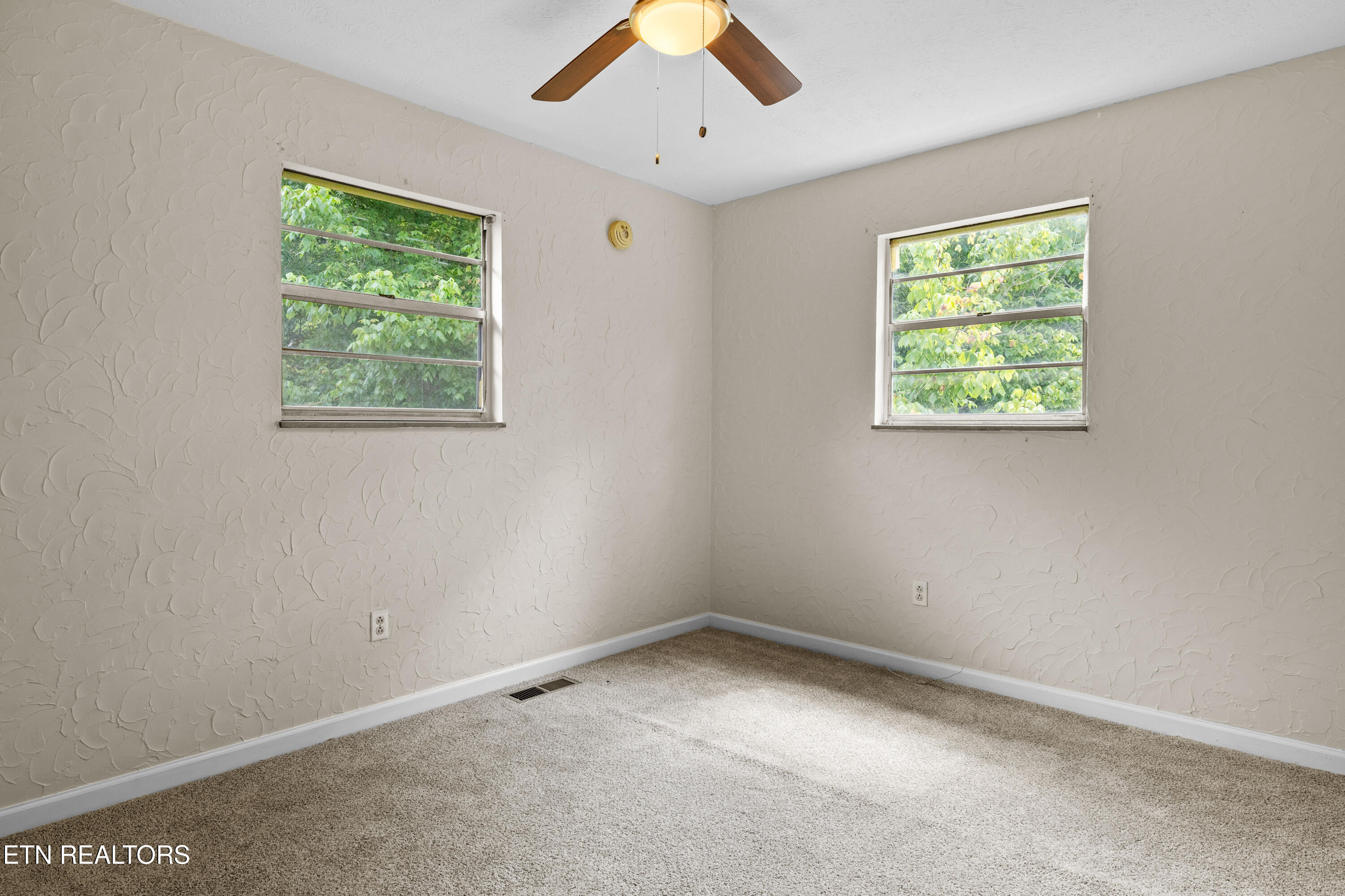 2320 Midway Road Kodak, TN 37764 - Photo 14 of 24 2320Midwayrd-13