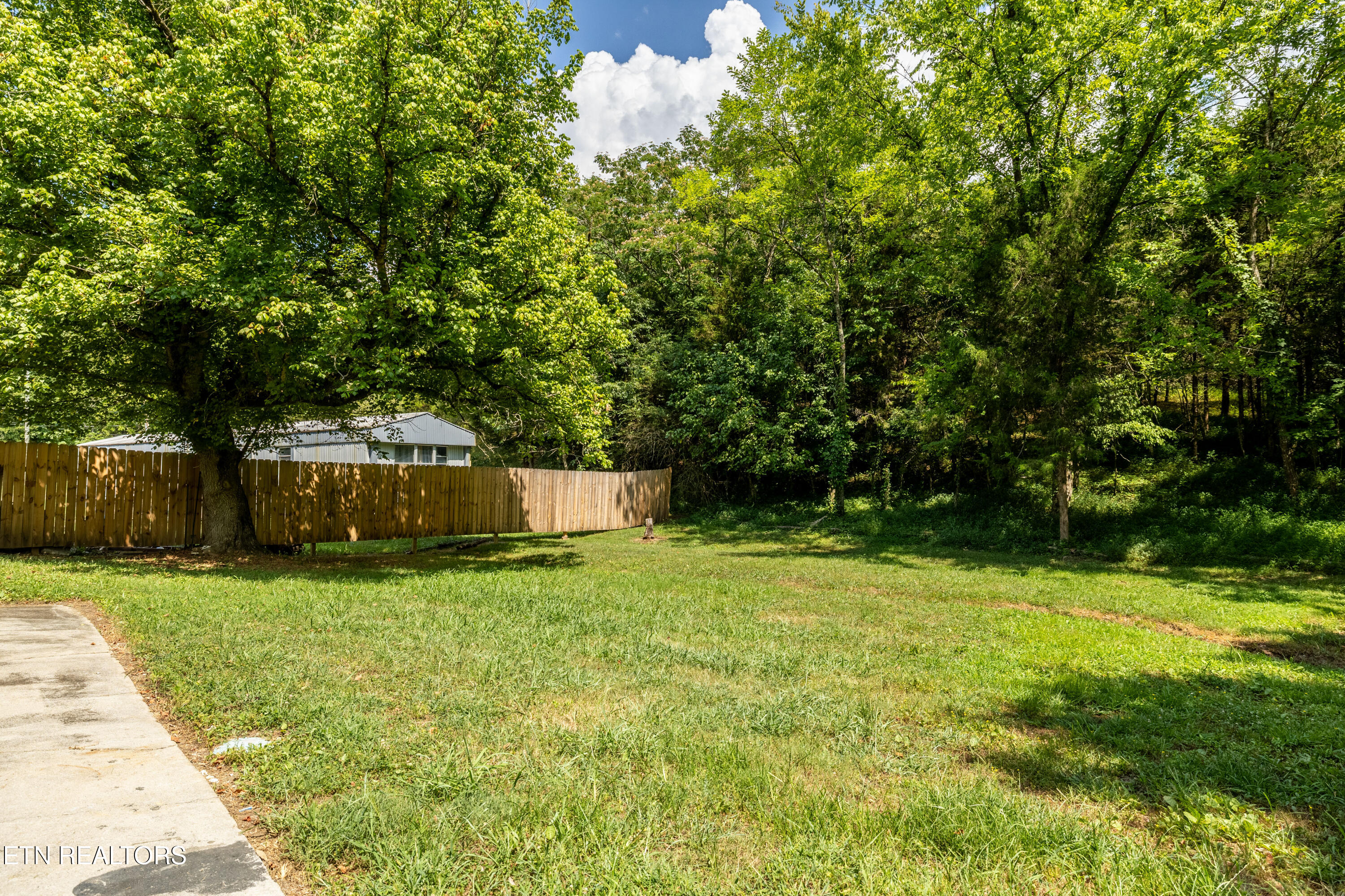 2320 Midway Road Kodak, TN 37764 - Photo 19 of 24 2320Midwayrd-18