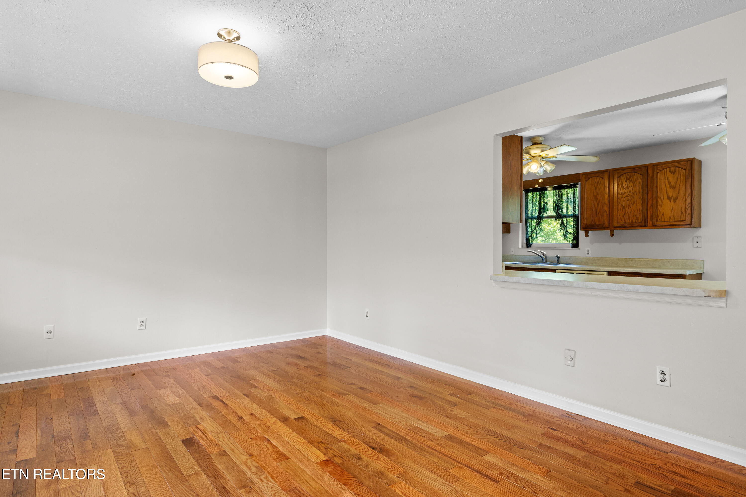 2320 Midway Road Kodak, TN 37764 - Photo 3 of 24 2320Midwayrd-2