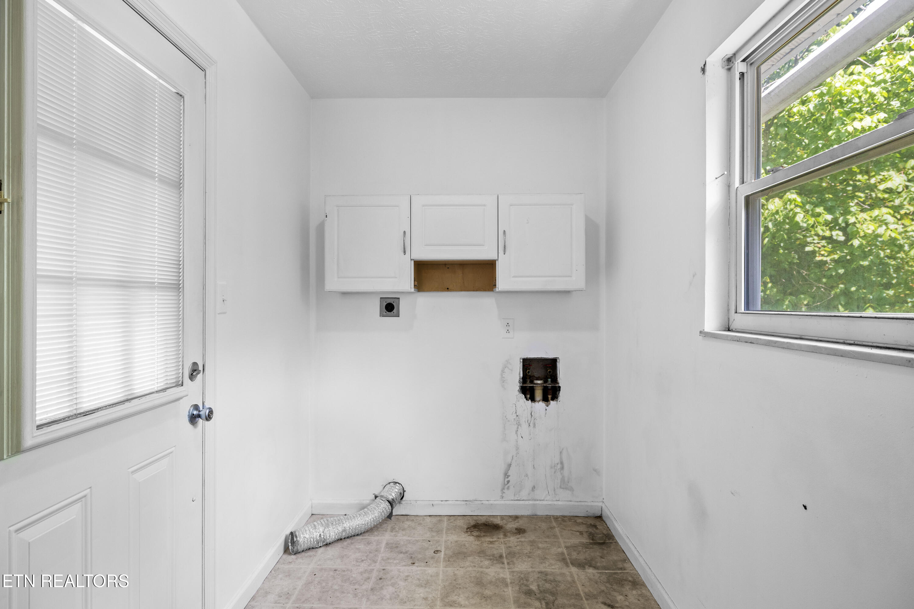 2320 Midway Road Kodak, TN 37764 - Photo 10 of 24 2320Midwayrd-9