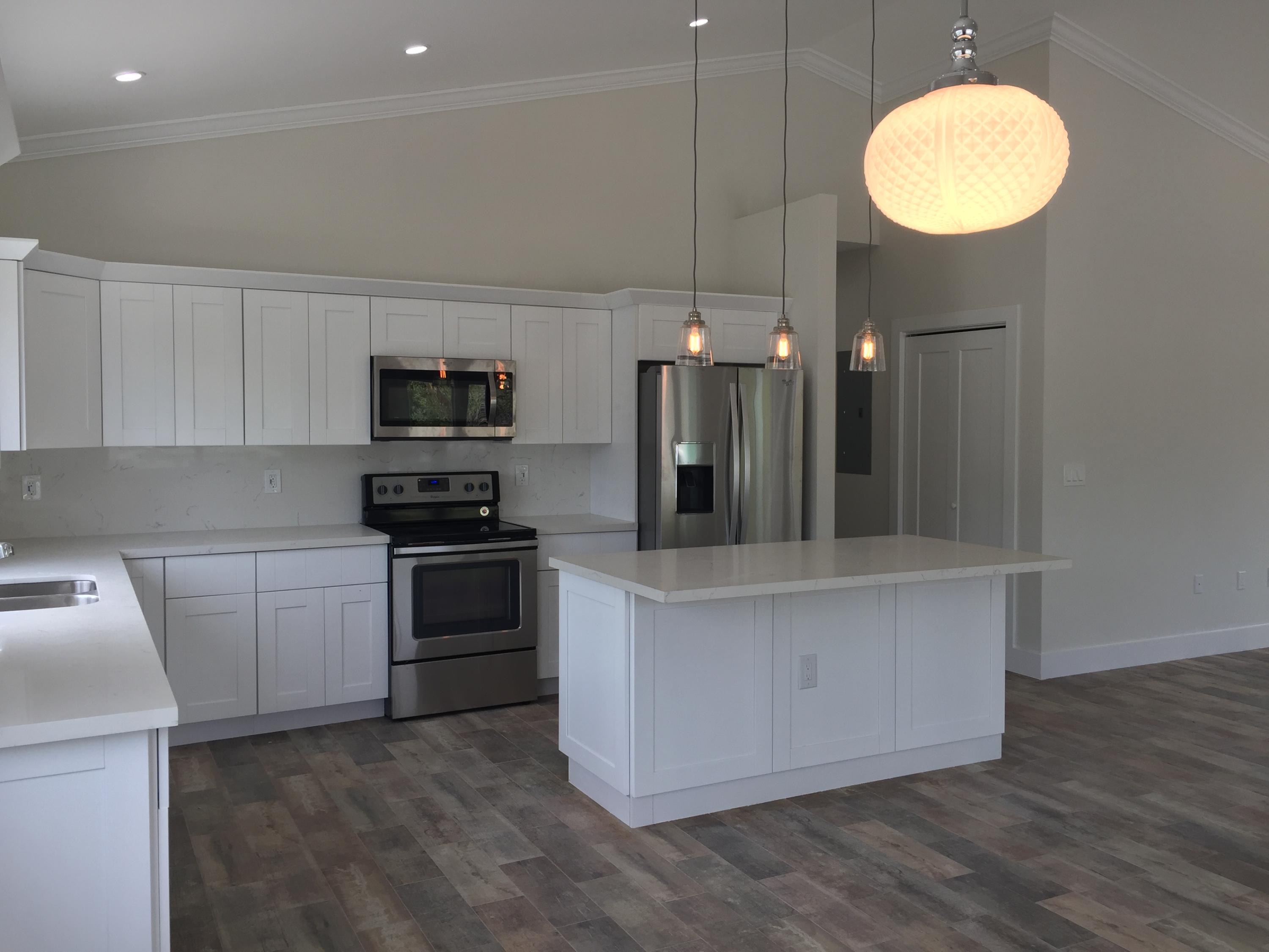 5 North End Road Key Largo, FL 33037 - Photo 11 of 33 Kitchen 3