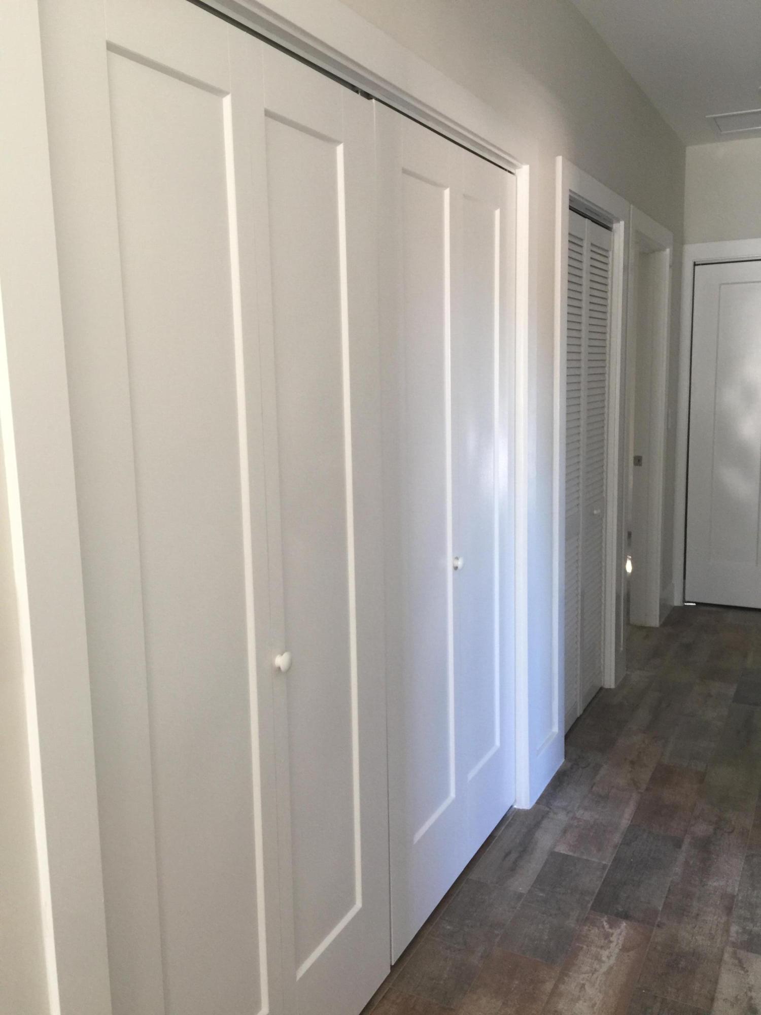 5 North End Road Key Largo, FL 33037 - Photo 20 of 33 Hallway Washer and Dryer