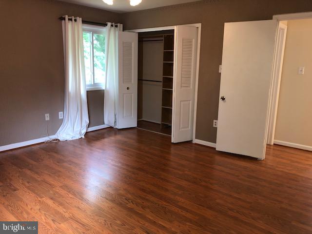 21 Thrush Road Sterling, VA 20164 - Photo 11 of 14 MASTER BEDROOM